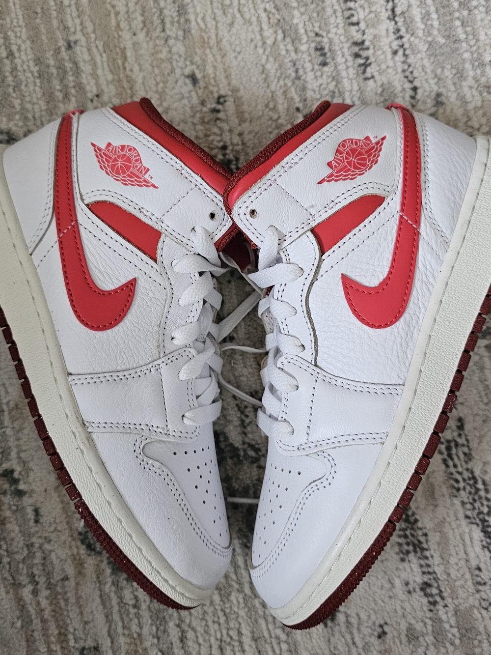 Nike White and Red Air Jordan 1 Mid Sneakers Boys SIZE 4.5Y